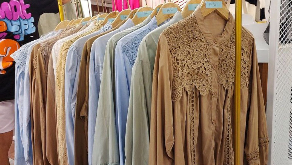 Apa Itu Baju Katun Bolong yang Jadi Tren Lebaran 2025? Apa Itu Baju Katun Bolong yang Jadi Tren Lebaran 2025?