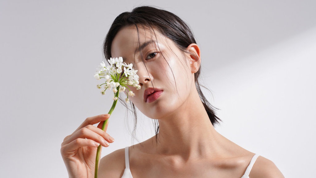 Jejak Sejarah di Balik Tren Kecantikan Kulit Putih Idol K-Pop