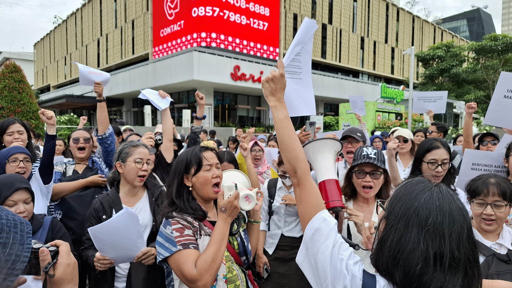 Ibu-ibu Desak Usut Aksi Represif Aparat ke Peserta Demo RUU TNI