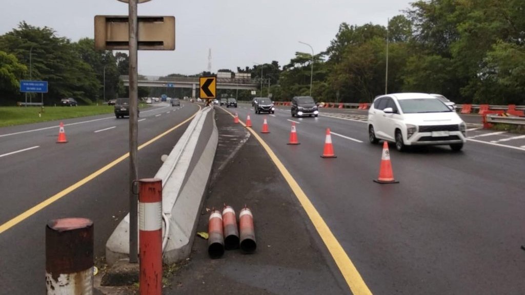 Tol Jagorawi Arah Puncak Berlakukan Contraflow Pagi Ini Tol Jagorawi Arah Puncak Berlakukan Contraflow Pagi Ini