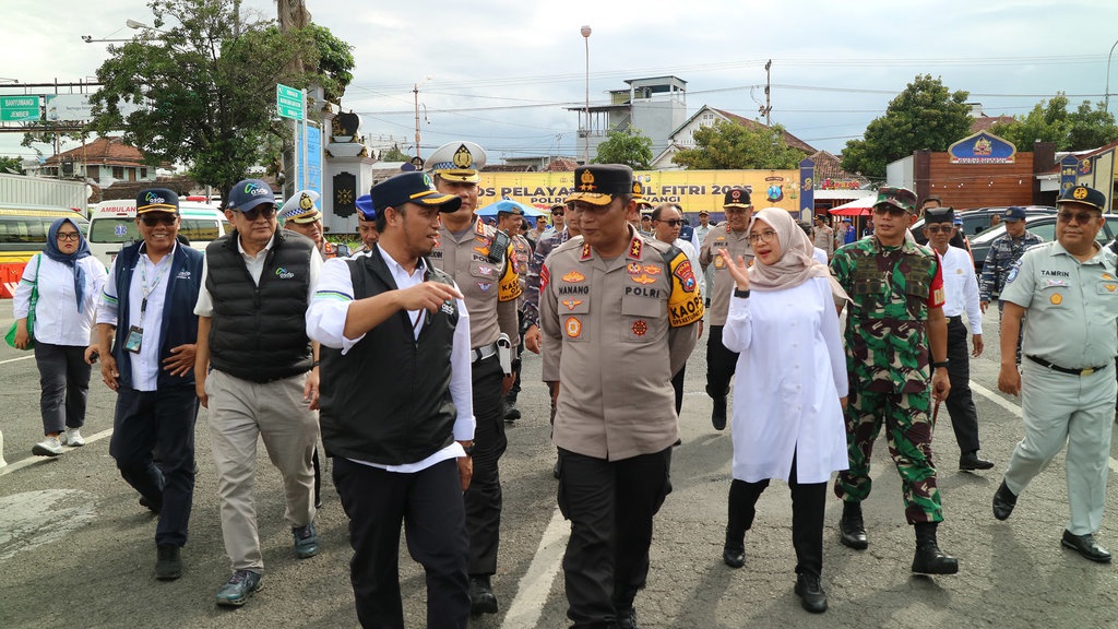 ASDP Catat Arus Balik dari Jawa ke Bali Melonjak di H+3 Lebaran ASDP Catat Arus Balik dari Jawa ke Bali Melonjak di H+3 Lebaran