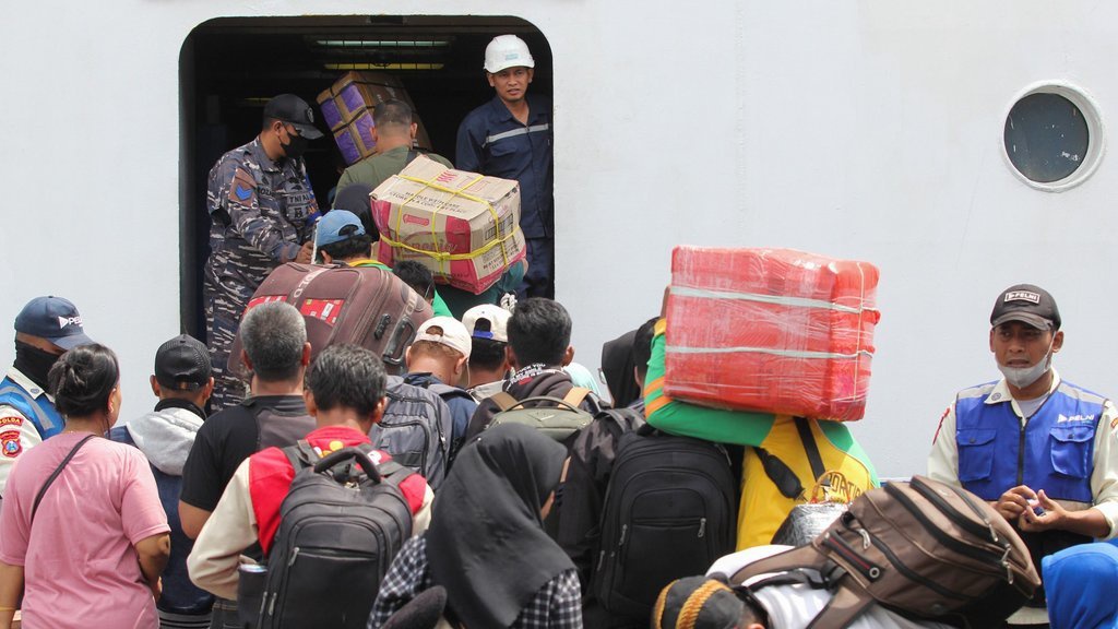 Surabaya, Urbanisasi, dan Urgensi Reforma Agraria Surabaya, Urbanisasi, dan Urgensi Reforma Agraria