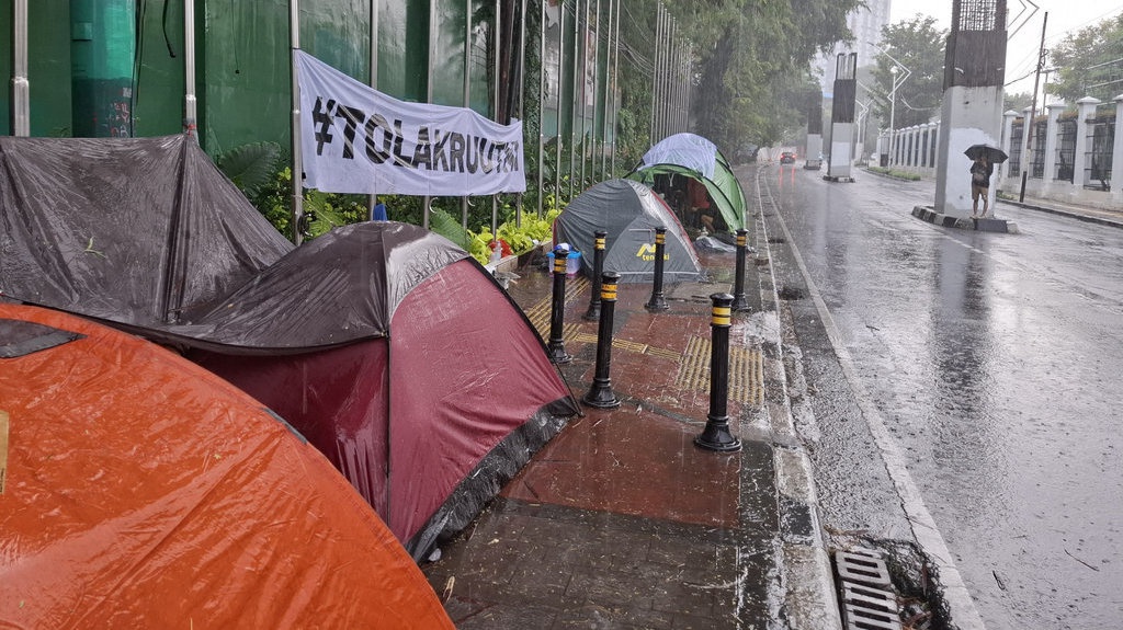 Penjelasan Polisi soal 6 Pedemo UU TNI Berkemah di Gerbang DPR Penjelasan Polisi soal 6 Pedemo UU TNI Berkemah di Gerbang DPR