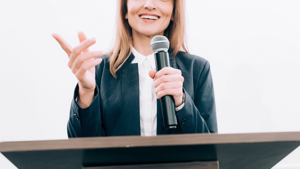 6 Teks Sesorah Pidato Bahasa Jawa tentang Perpisahan Kelas 12