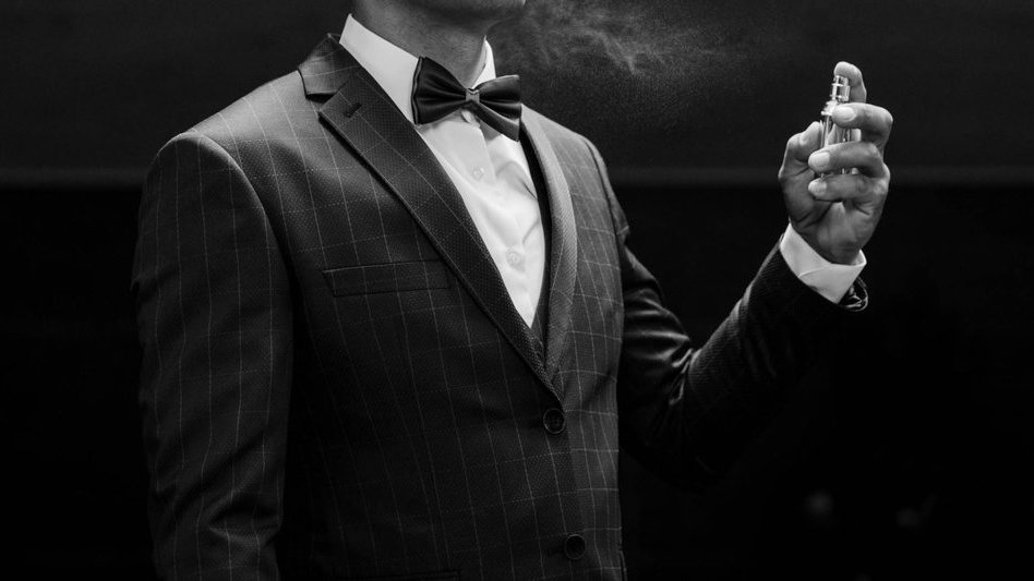 10 Rekomendasi Parfum Pria Isi Ulang Terbaik