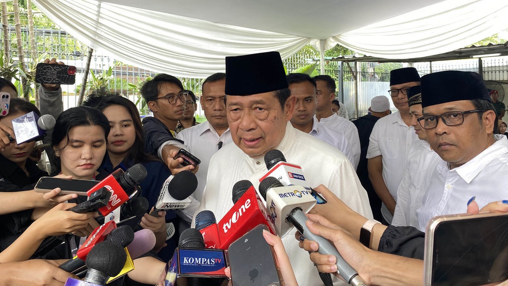 SBY Kenang Pengabdian Titiek Puspa di Dunia Seni: Maestro Musik SBY Kenang Pengabdian Titiek Puspa di Dunia Seni: Maestro Musik