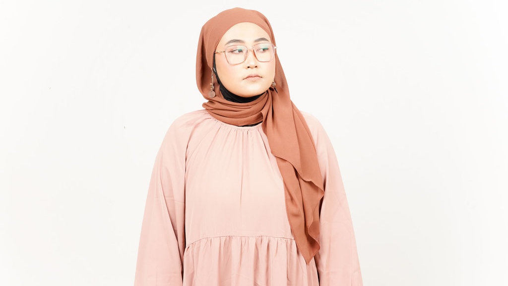 10 Ide OOTD Hijab Casual untuk Cewek Plus Size