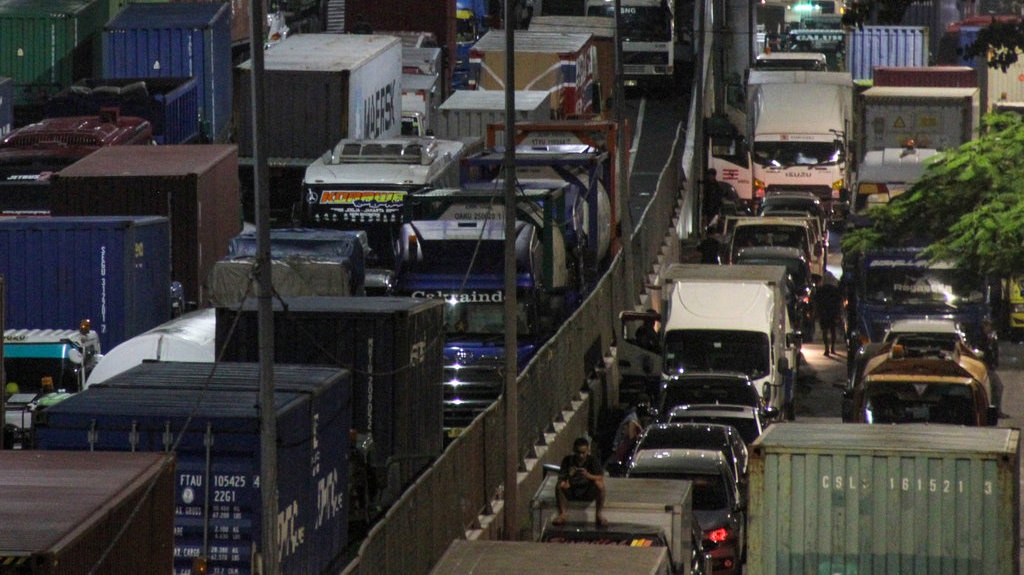Kemacetan di Tanjung Priok: Momen Perbaikan Tata Kelola Logistik Kemacetan di Tanjung Priok: Momen Perbaikan Tata Kelola Logistik