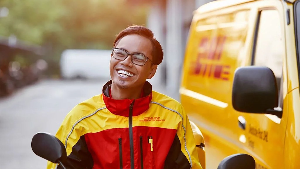 DHL Express Mulai Beralih ke EV demi Pengiriman Lebih Efisien DHL Express Mulai Beralih ke EV demi Pengiriman Lebih Efisien