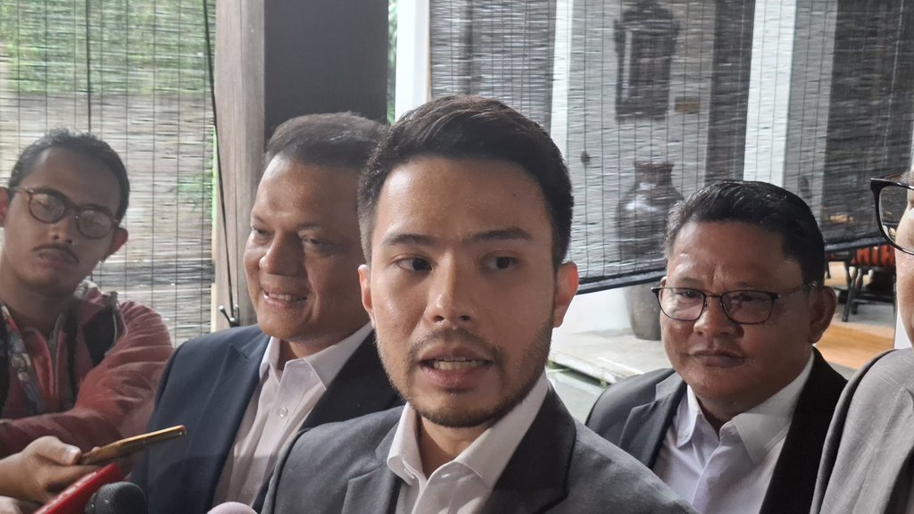 Jokowi akan Laporkan 4 Orang Terkait Tuduhan Ijazah Palsu