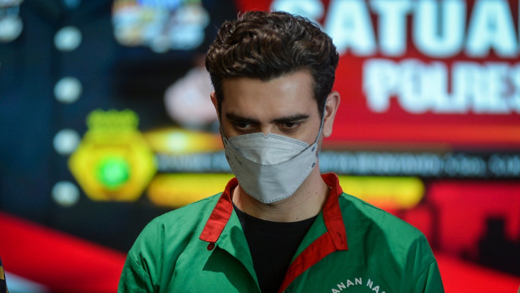 Polisi Sita Sabu, Ganja & Kokain saat Tangkap Fachri Albar