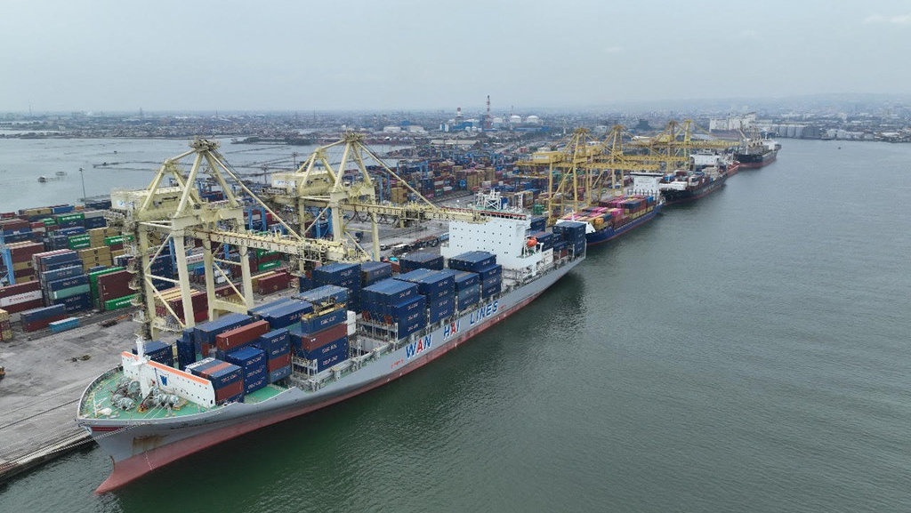 Pelindo Petikemas: Arus Kontainer Naik 6,57% di Triwulan I 2025 Pelindo Petikemas: Arus Kontainer Naik 6,57% di Triwulan I 2025