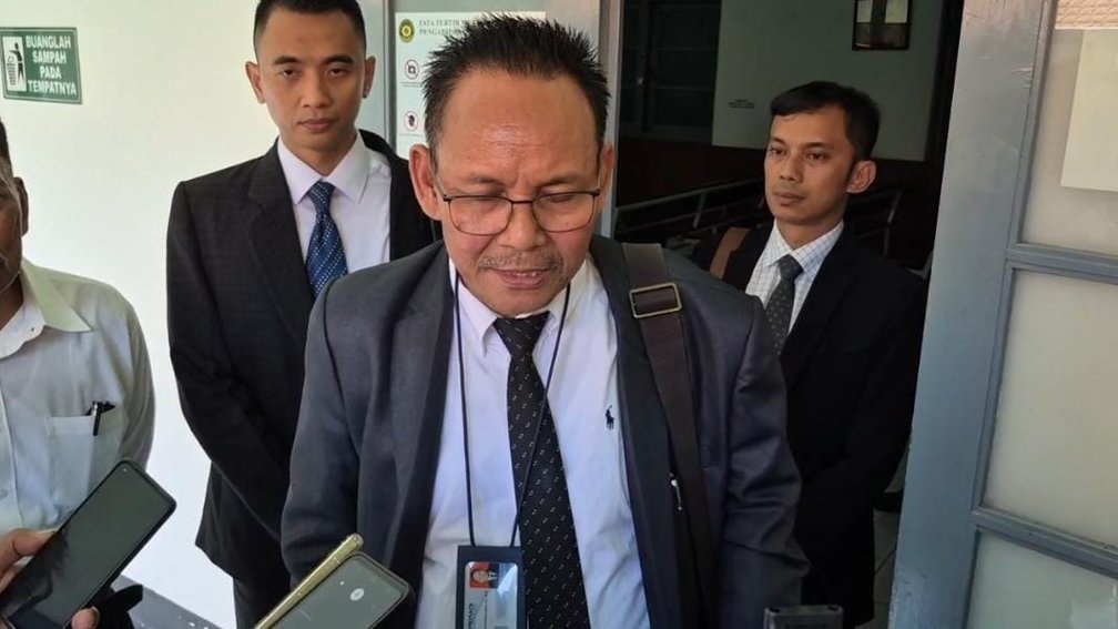 Terbang ke Vatikan, Jokowi Absen 2 Agenda Sidang di PN Surakarta Terbang ke Vatikan, Jokowi Absen 2 Agenda Sidang di PN Surakarta