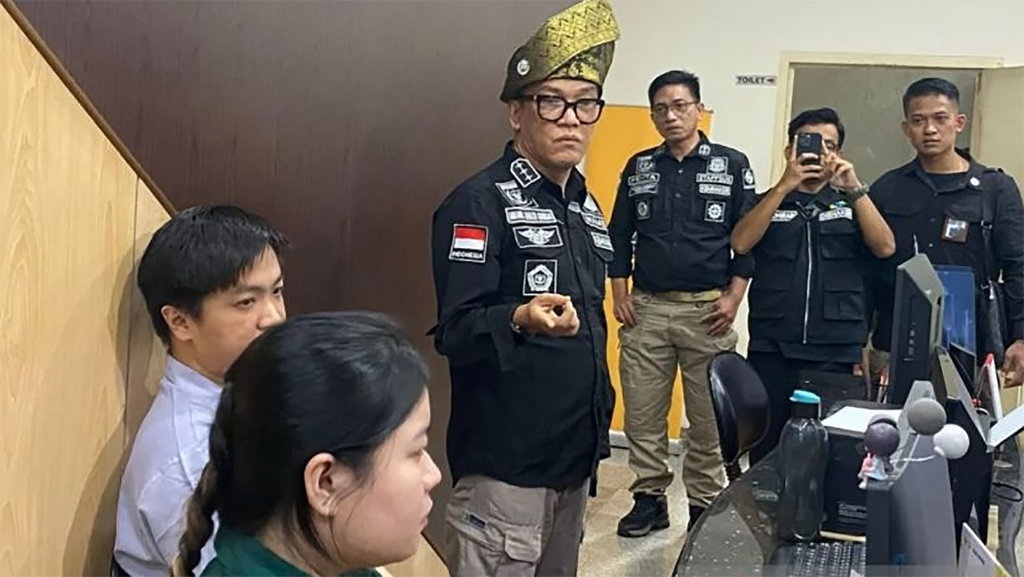 Lagi, Wamenaker Desak Perusahaan Kembalikan Ijazah Eks Pekerja