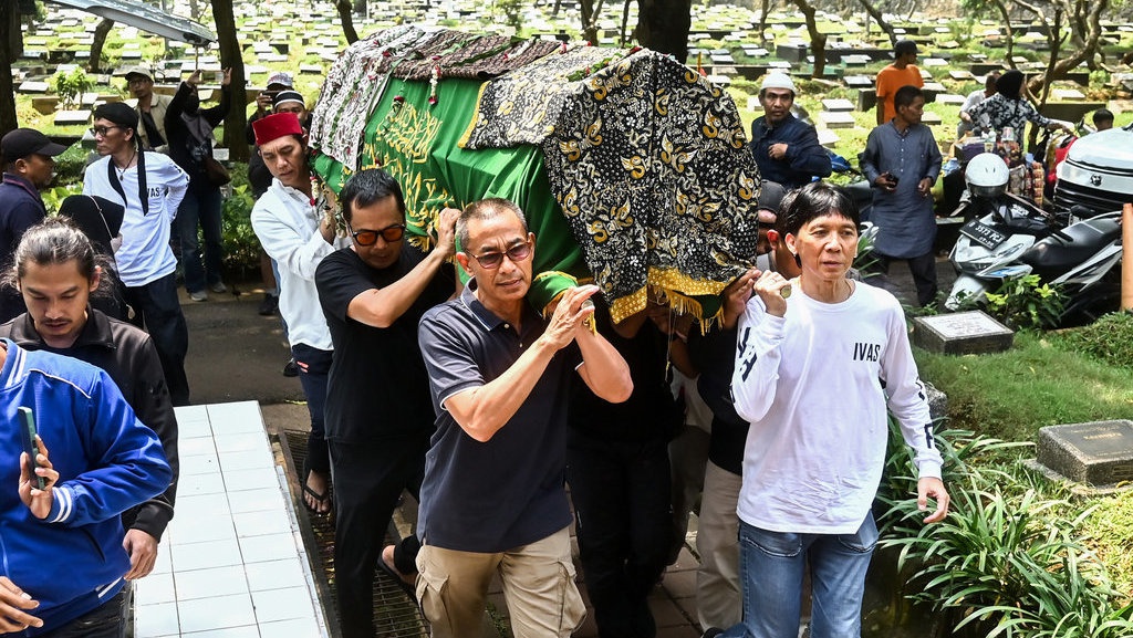 Bimbim Slank Ungkap Pesan Bunda Iffet sebelum Meninggal Bimbim Slank Ungkap Pesan Bunda Iffet sebelum Meninggal
