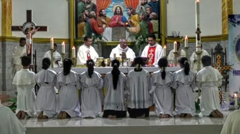 Jemaat Keuskupan Maumere Gelar Misa Requiem Paus Fransiskus