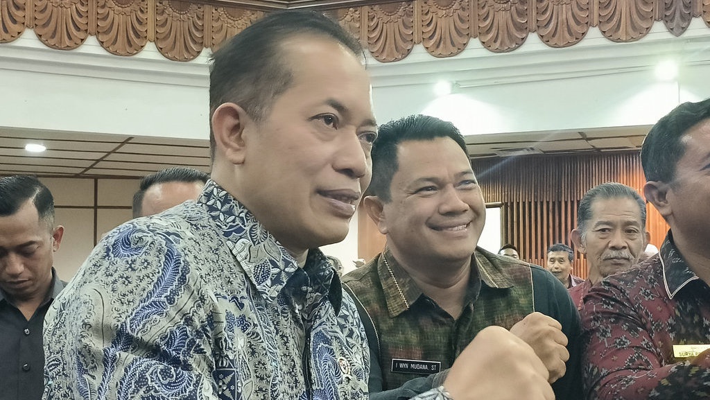 Menkop Sebut 1 Business Assistant Pegang 10 Kopdes Merah Putih Menkop Sebut 1 Business Assistant Pegang 10 Kopdes Merah Putih