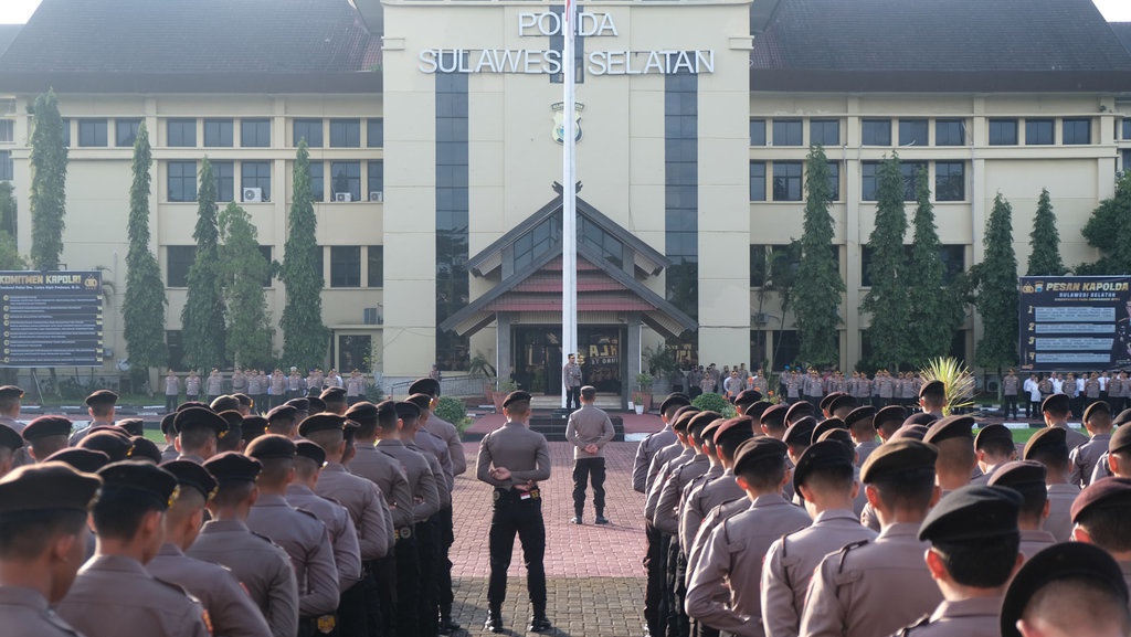 5.300 Aparat Dikerahkan Kawal Aksi Buruh & Mahasiswa di Makassar 5.300 Aparat Dikerahkan Kawal Aksi Buruh & Mahasiswa di Makassar