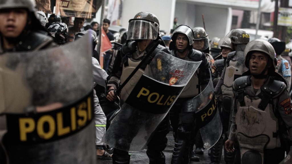 Kapolri Ingin Tampilkan Polisi Humanis, tapi Anak Buahnya Brutal Kapolri Ingin Tampilkan Polisi Humanis, tapi Anak Buahnya Brutal