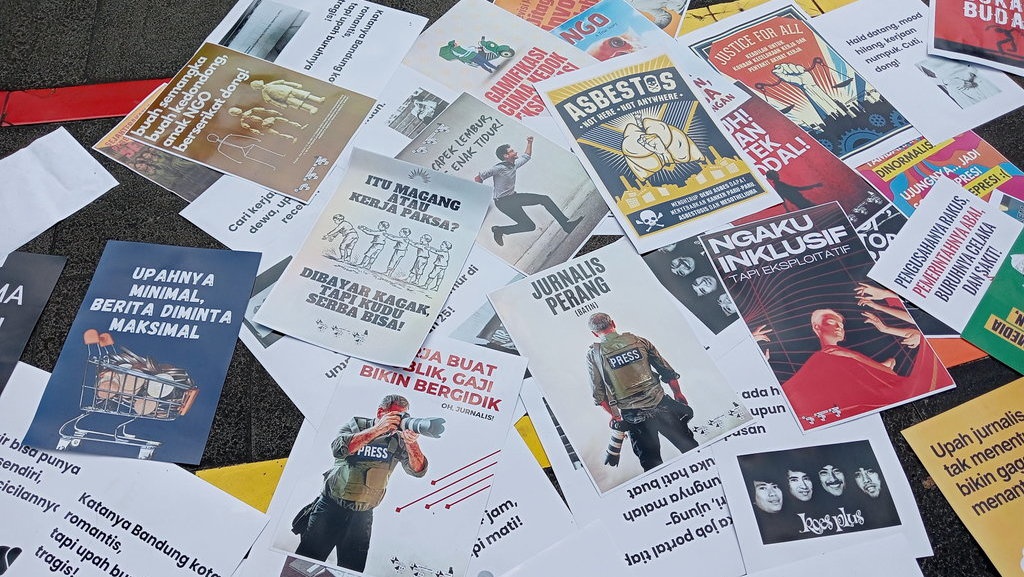 Demo Buruh di Bandung Sempat Ricuh, Polisi: Disusupi Baju Hitam Demo Buruh di Bandung Sempat Ricuh, Polisi: Disusupi Baju Hitam