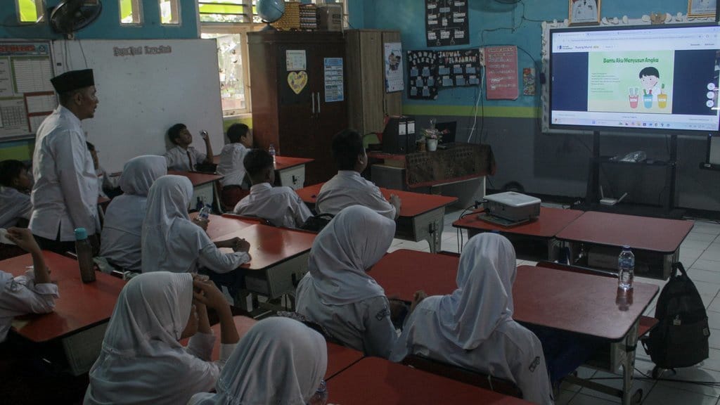 Menilik Sebab Indonesia Kekurangan Kepala Sekolah Menilik Sebab Indonesia Kekurangan Kepala Sekolah