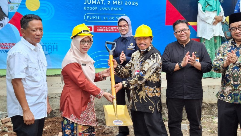 Pemerintah Mulai Program Revitalisasi Sekolah di Hardiknas 2025