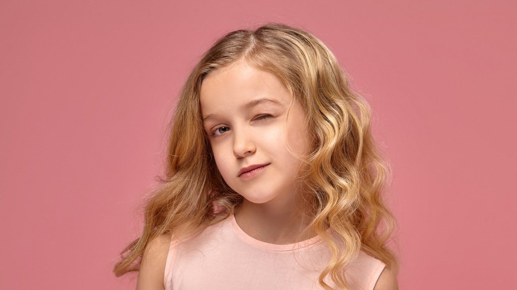 7 Ide Model Rambut Layer untuk Anak Perempuan 7 Ide Model Rambut Layer untuk Anak Perempuan