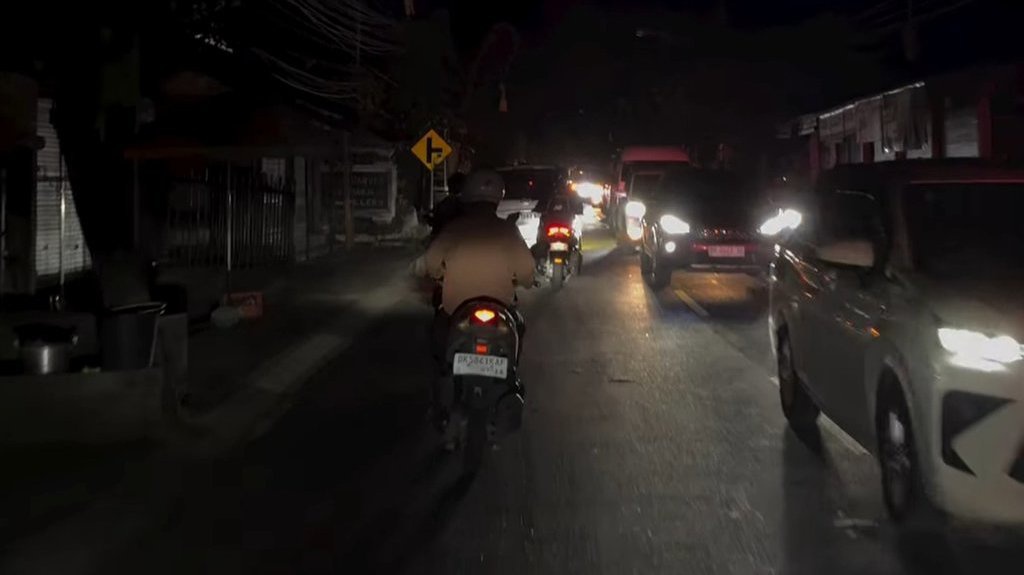 Kala Bali Tenggelam dalam Gelap