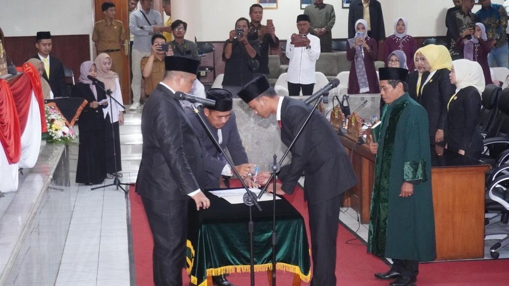 Foggy Subagja Jadi Anggota DPRD Subang Gantikan Aceng Kudus Foggy Subagja Jadi Anggota DPRD Subang Gantikan Aceng Kudus