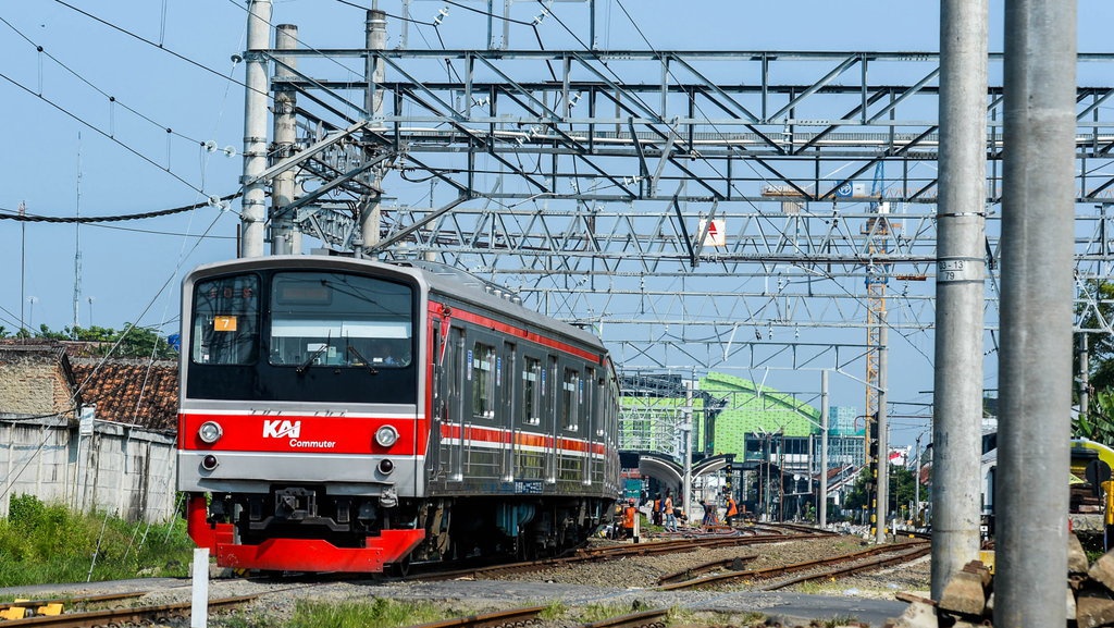 KRL ke Rangkasbitung Hanya Sampai Palmerah Akibat Demo DPR Ricuh KRL ke Rangkasbitung Hanya Sampai Palmerah Akibat Demo DPR Ricuh