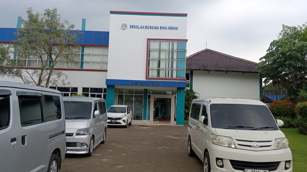 Puluhan Pelajar hingga Guru di Bogor Diduga Keracunan Makanan Puluhan Pelajar hingga Guru di Bogor Diduga Keracunan Makanan