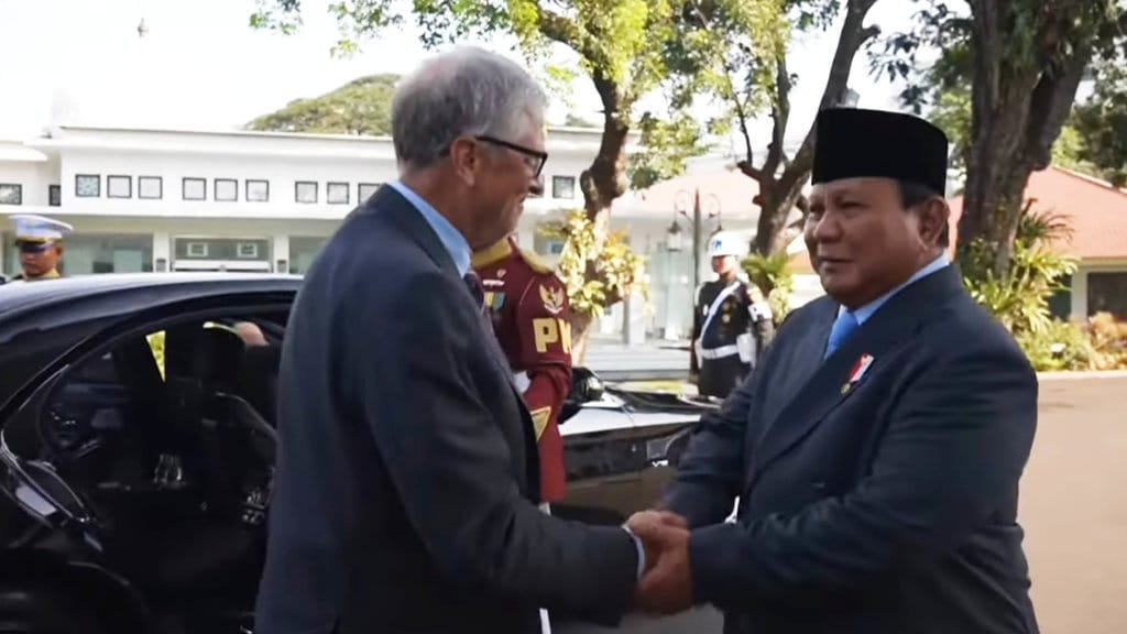 Prabowo Sambut Kedatangan Bill Gates di Istana