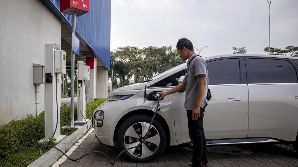 Periklindo Minta 10% Subsidi BBM Dialihkan untuk Prasarana EV Periklindo Minta 10% Subsidi BBM Dialihkan untuk Prasarana EV