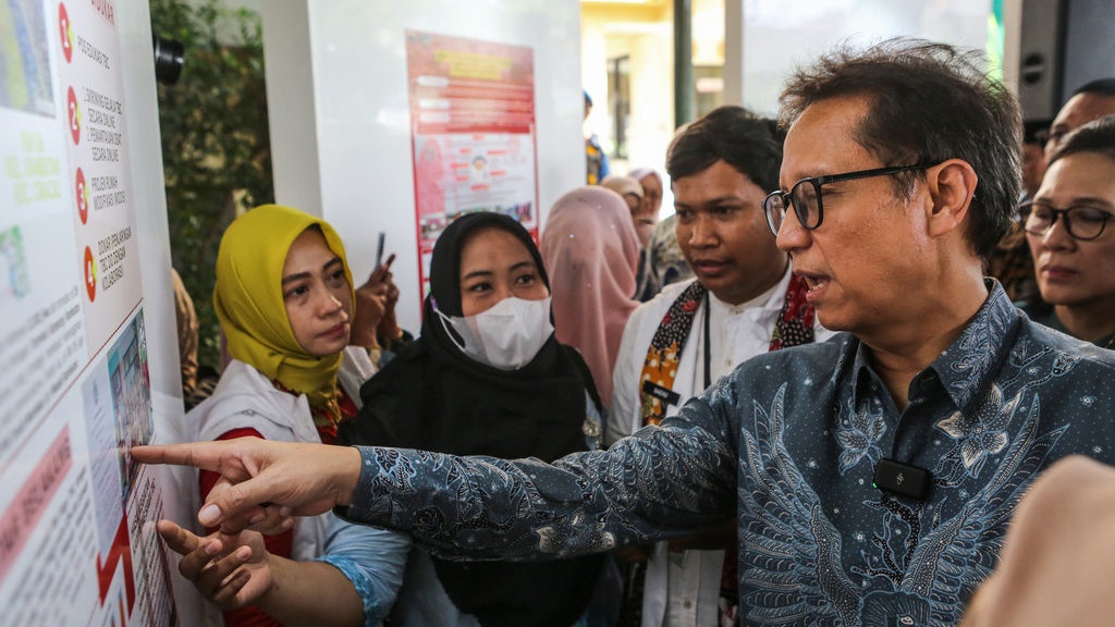 Menkes Bantah Warga Indonesia Jadi Kelinci Percobaan Vaksin TBC Menkes Bantah Warga Indonesia Jadi Kelinci Percobaan Vaksin TBC