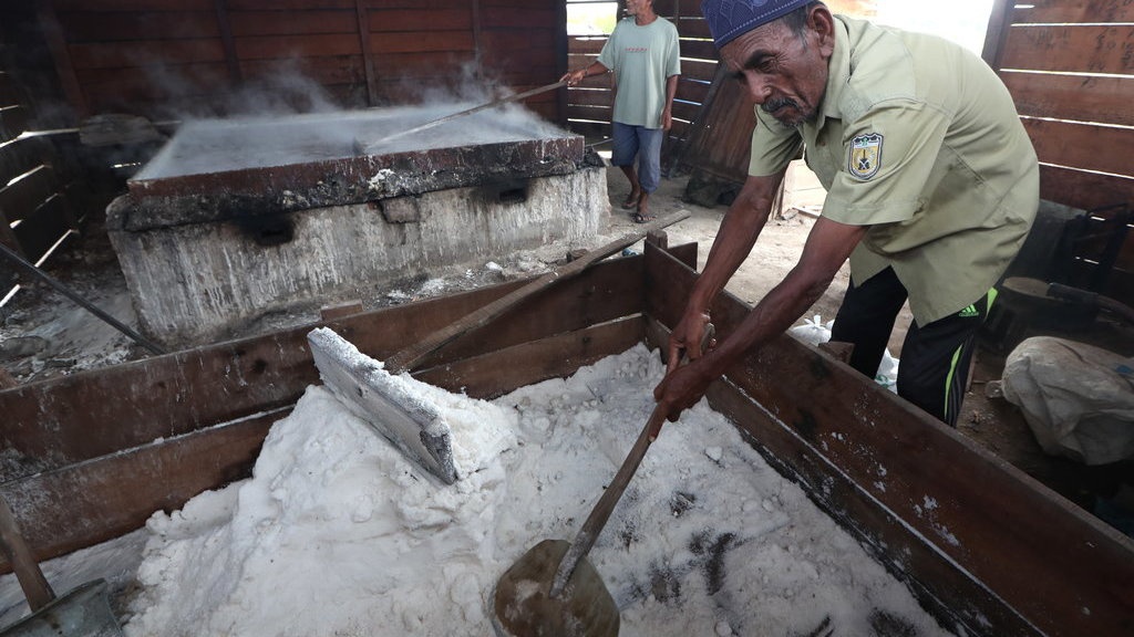 Tingkatkan Produksi, KKP Targetkan Swasembada Garam di 2027 Tingkatkan Produksi, KKP Targetkan Swasembada Garam di 2027