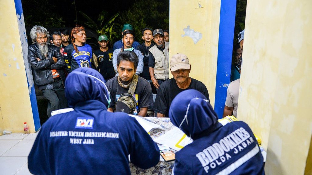 Kompensasi TNI Usai Ledakan Garut: Simbolik atau Solutif? Kompensasi TNI Usai Ledakan Garut: Simbolik atau Solutif?