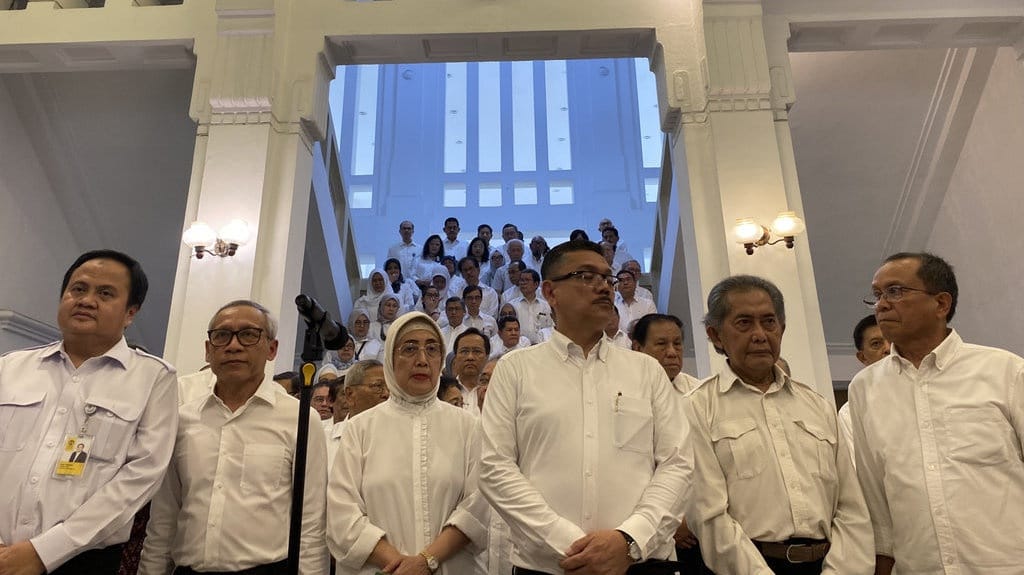 Puluhan Guru Besar FKUI Kritik Kemenkes lewat Salemba Berseru Puluhan Guru Besar FKUI Kritik Kemenkes lewat Salemba Berseru