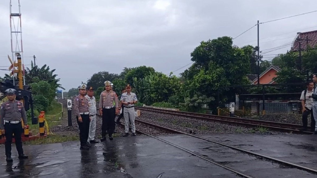 KA Malioboro Ekspres Tertemper 7 Motor di Magetan, 4 Orang Tewas