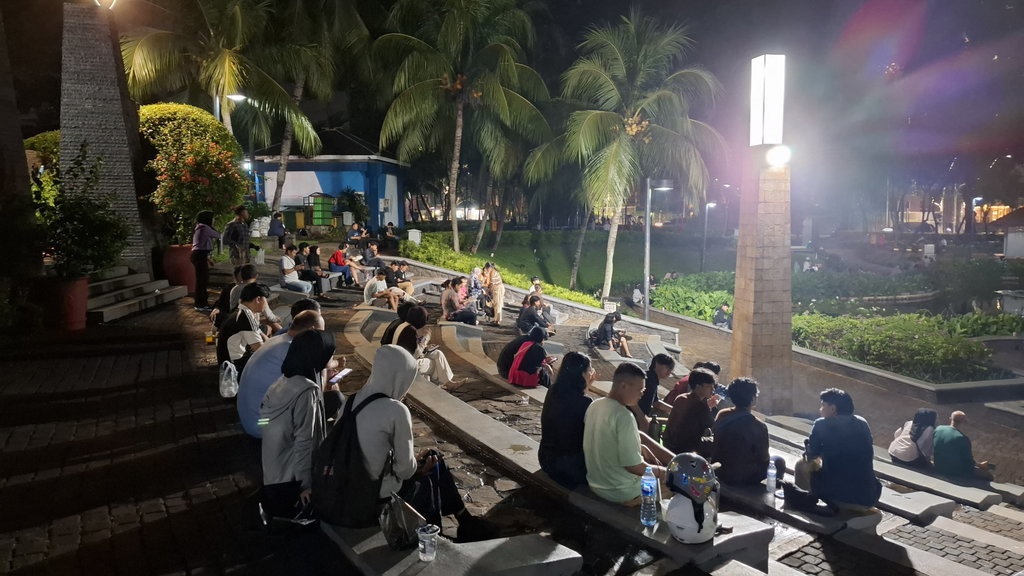 Taman Kota di Jakarta Buka 24 Jam, Warga Antusias tapi Cemas Taman Kota di Jakarta Buka 24 Jam, Warga Antusias tapi Cemas