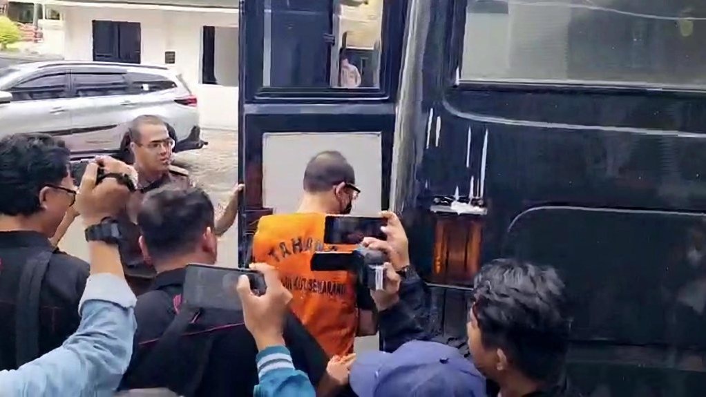 Kejari Tahan Polisi Jogja Penganiaya Darso Warga Mijen Semarang Kejari Tahan Polisi Jogja Penganiaya Darso Warga Mijen Semarang