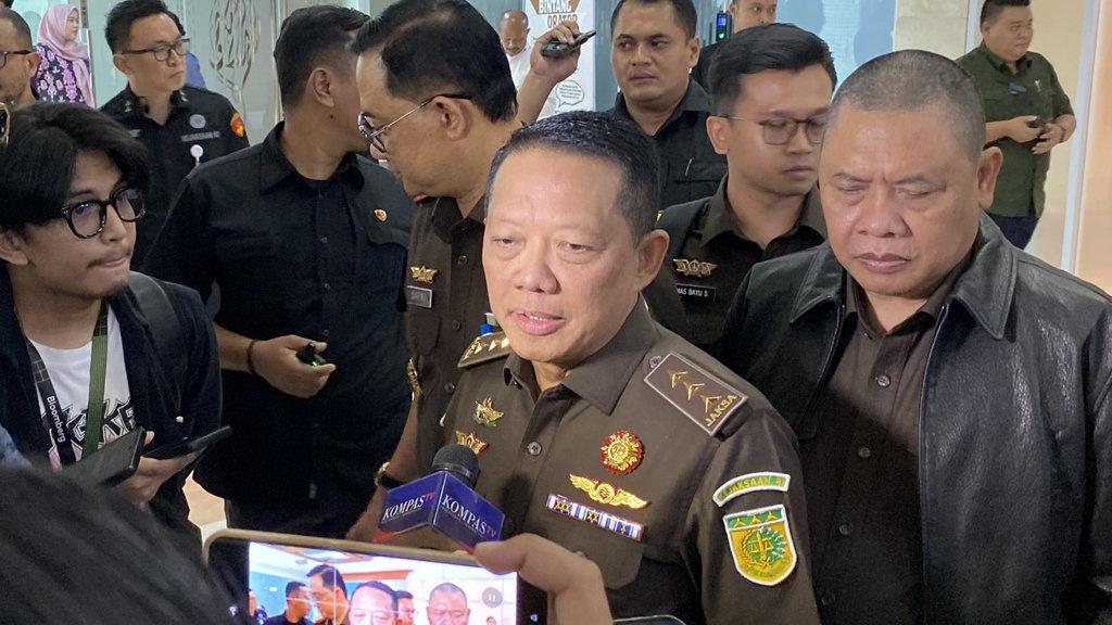 Kejagung Cermati soal Budi Arie Terima Uang dari Situs Judol Kejagung Cermati soal Budi Arie Terima Uang dari Situs Judol