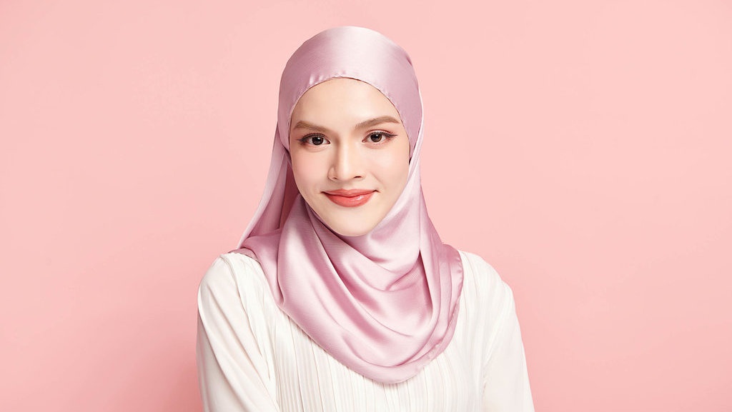 7 Merk Kerudung Branded, Hijab Bagus Premium untuk Kado Guru