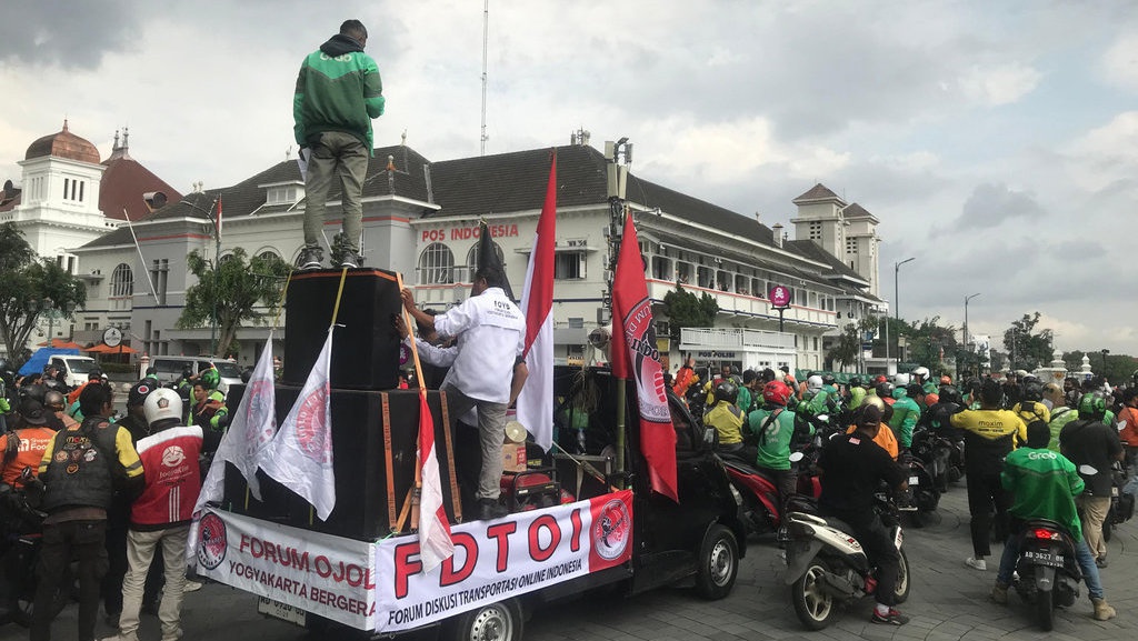 Menguji Janji Pramono Jadikan Ojol Pekerja Formal Bergaji UMR Menguji Janji Pramono Jadikan Ojol Pekerja Formal Bergaji UMR