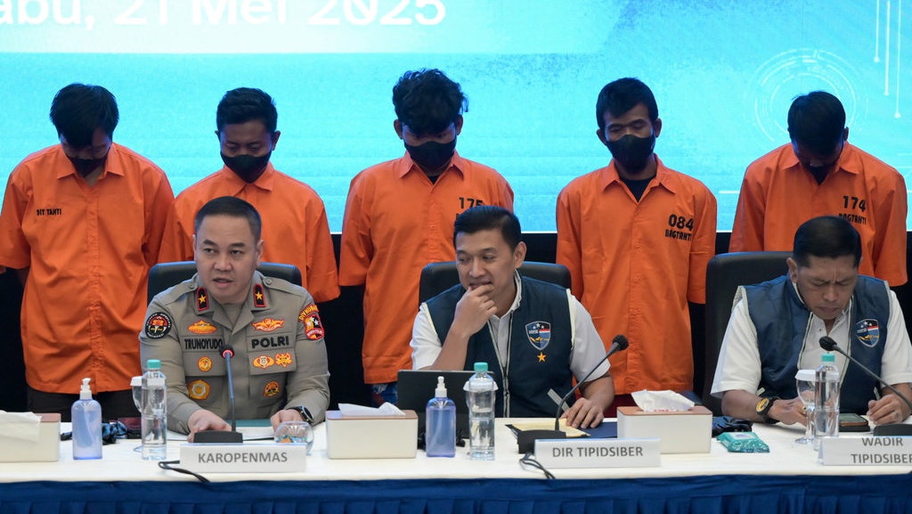 Polisi Ungkap 4 Korban terkait Kasus Inses Fantasi Sedarah Polisi Ungkap 4 Korban terkait Kasus Inses Fantasi Sedarah