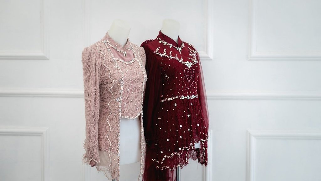 10 Rekomendasi Kebaya Modern untuk Wisuda yang Hijab Friendly