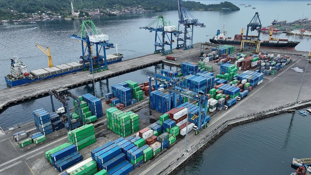 Pelindo Petikemas Tegaskan RTG di TPK Bitung Bukan Alat Bekas Pelindo Petikemas Tegaskan RTG di TPK Bitung Bukan Alat Bekas