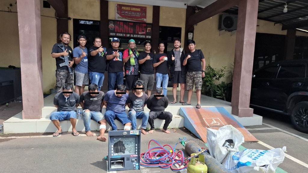 Lima Residivis Spesialis Bobol ATM Ditangkap di Subang Lima Residivis Spesialis Bobol ATM Ditangkap di Subang