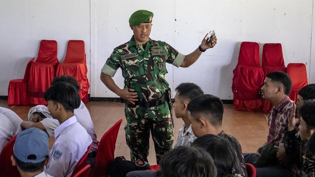 Program Siswa Belajar di Barak Kodim Dihentikan Brigjen SBY Program Siswa Belajar di Barak Kodim Dihentikan Brigjen SBY