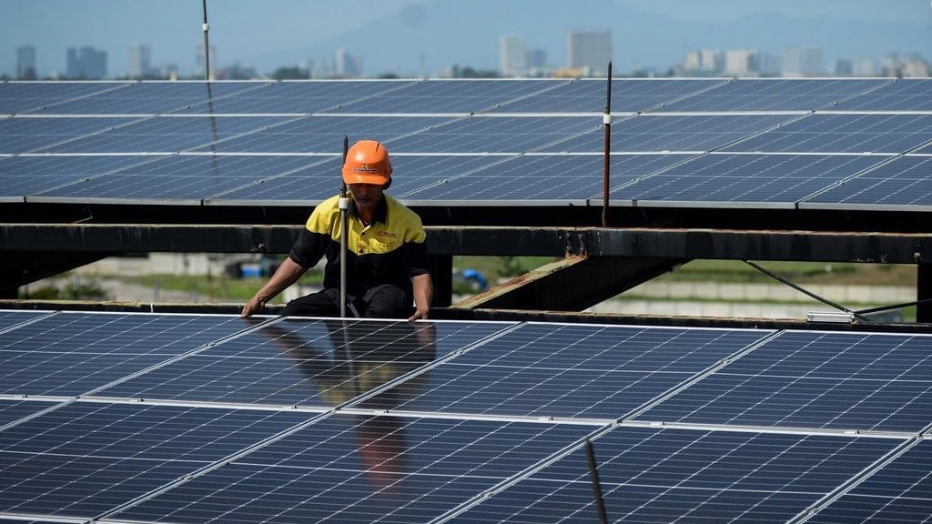 Grup Astra Targetkan Pemanfaatan Energi Bersih 50% di 2030 Grup Astra Targetkan Pemanfaatan Energi Bersih 50% di 2030