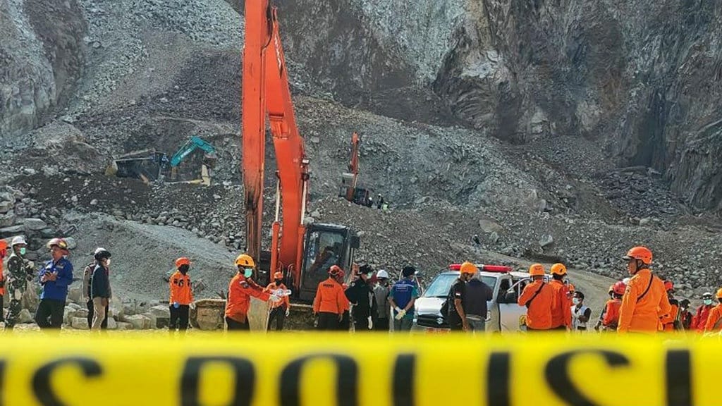 Longsor Tambang di Cirebon Kecelakaan Kerja Bukan Bencana Alam Longsor Tambang di Cirebon Kecelakaan Kerja Bukan Bencana Alam